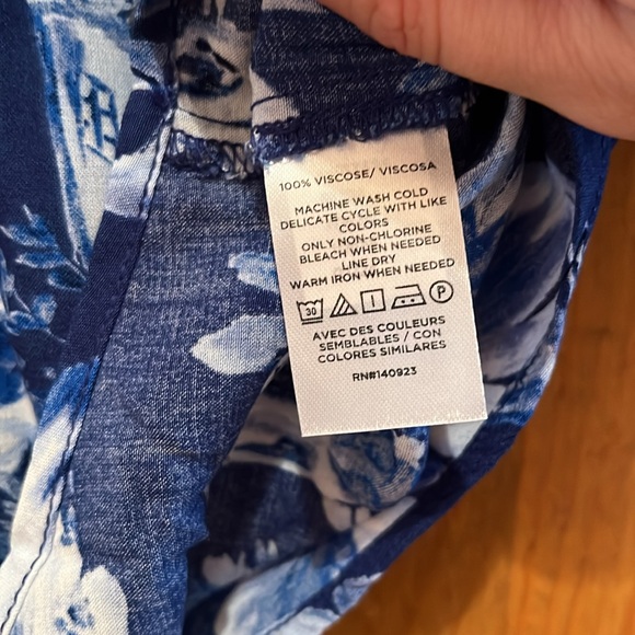 Loft Corfu Weekend Pleated V-neck Blouse - NWT - Picture 6 of 6